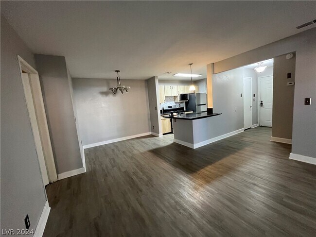 Foto del edificio - 2200 S Fort Apache Rd