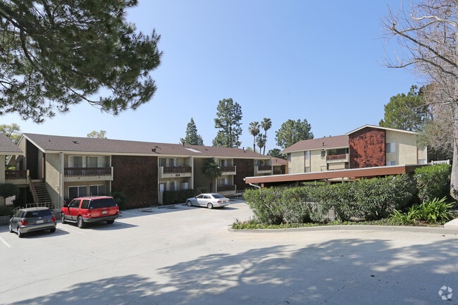 Building Photo - Enclave 693