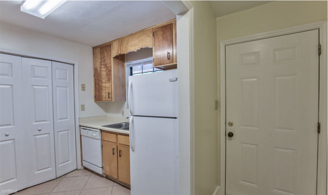 Building Photo - 2 br, 1.5 bath Duplex - 4777 Leah Lane 4777