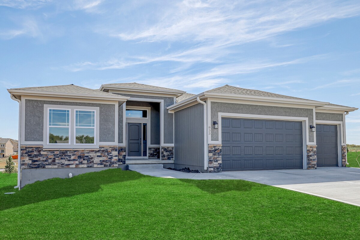 833 Switchgrass Ct, Raymore, MO 64083 House Rental in Raymore, MO