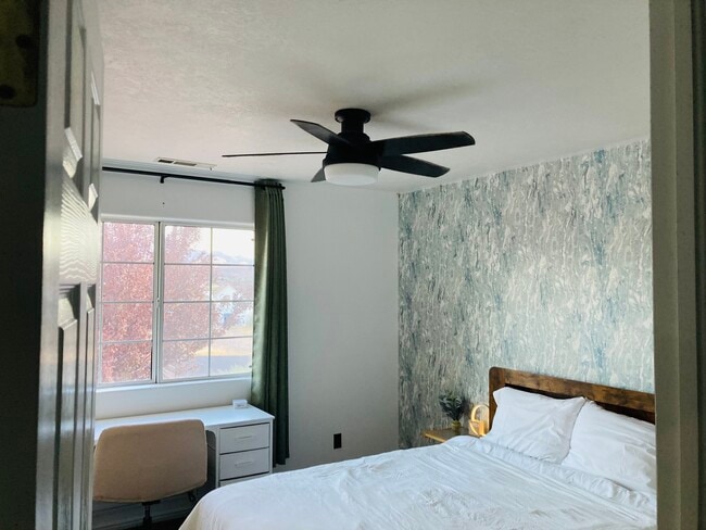 Foto del edificio - 1545 S Ash Creek Dr