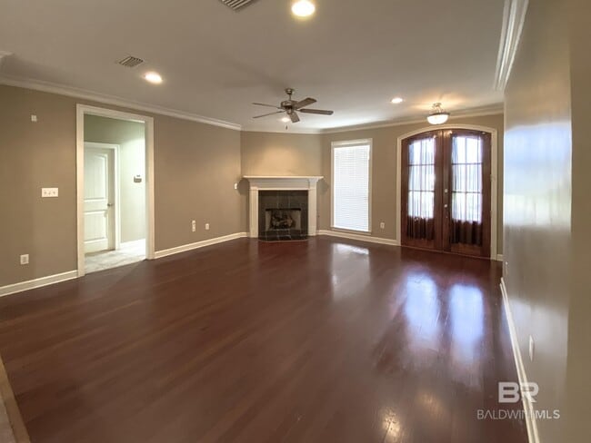 Building Photo - 9426 Sanibel Loop