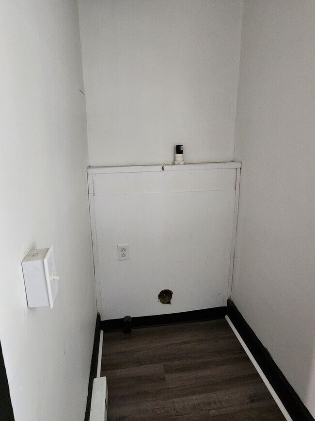 Foto del edificio - 2 Bedroom 1 bath duplex