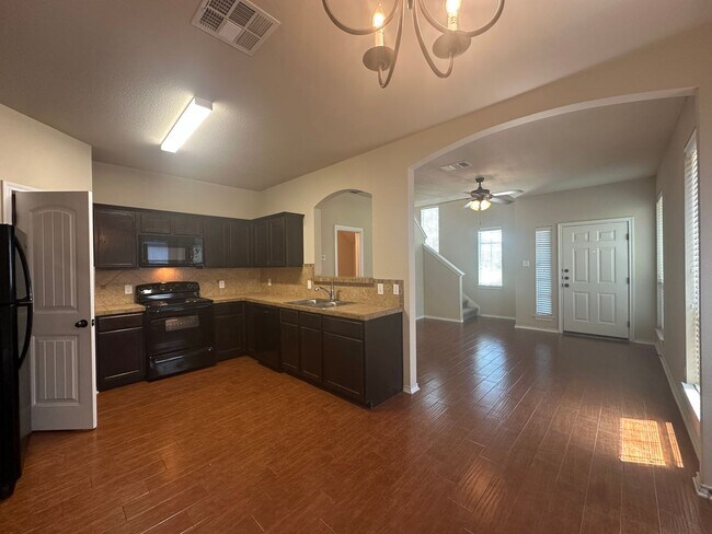 Foto del edificio - Townhome for rent