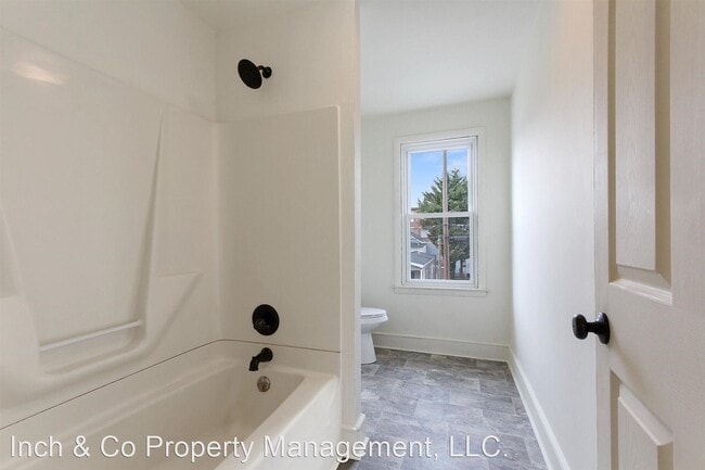 Foto del edificio - 4 br, 1.5 bath House - 306 Perry St
