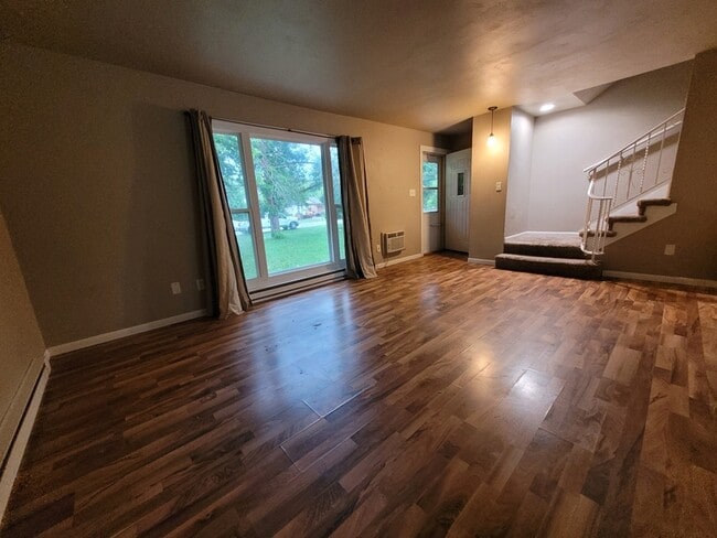 Building Photo - 709 S Timmers Ln
