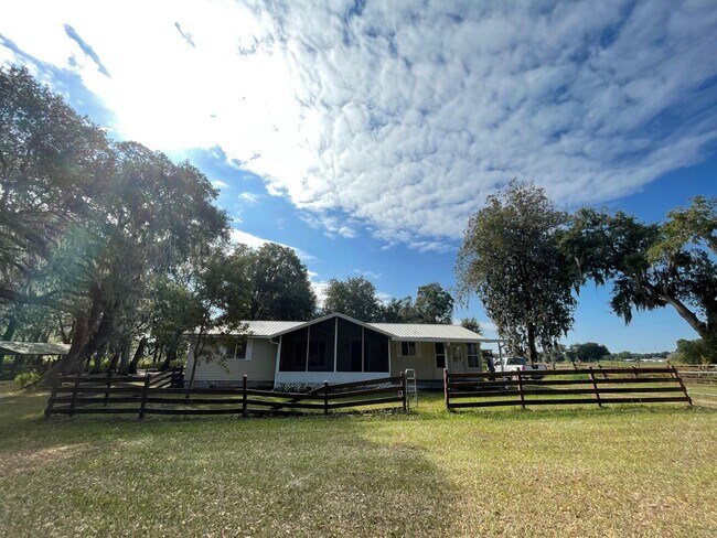 Foto del edificio - Single family home 4bed/2bath only $1850/m...