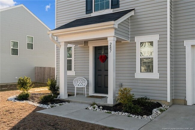 Foto del edificio - 287 Hallow Oak St