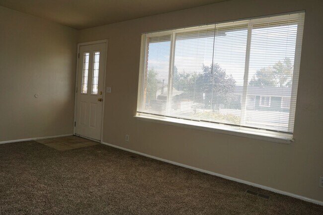 Foto del edificio - Updated West Valley City 5 bedroom Family Home