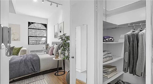 Building Photo - 154 W 70th St