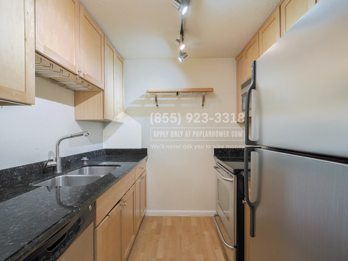 13426 Greenwood Ave N Unit 105, Seattle, WA 98133 Condo for Rent in