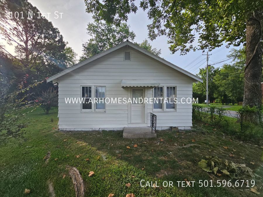 Primary Photo - 101 N 1st St