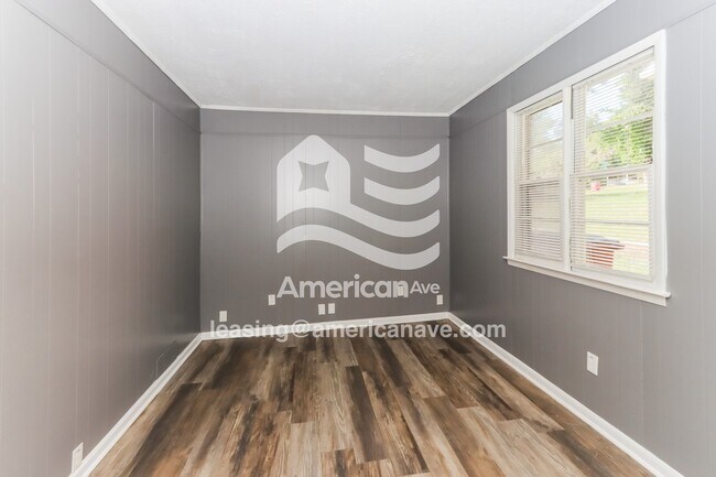 Foto del edificio - 4012 Lindwood Dr