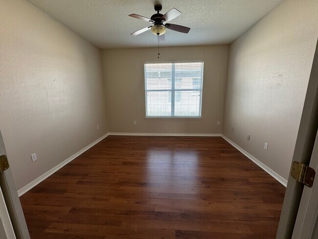 Habitación extra - 2112 Bunker View Ct