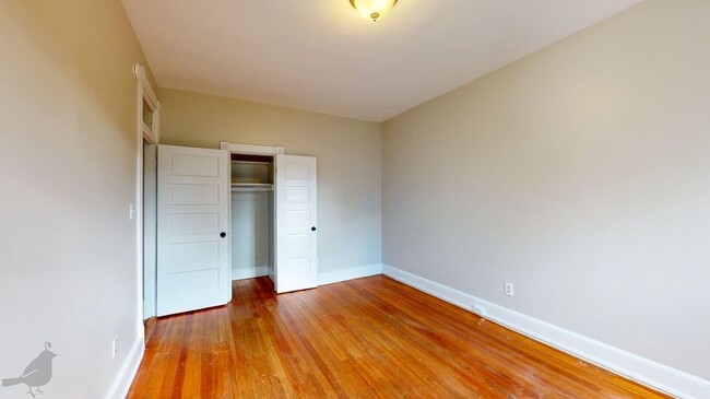 Building Photo - Picturesque Park View Home! Pet-friendly w...