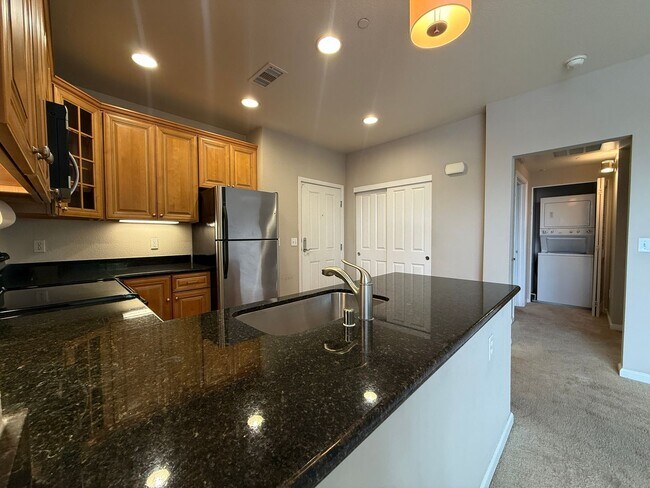 Foto del edificio - Lovely 1 Bedroom 1 Bath Condo in West San Jose