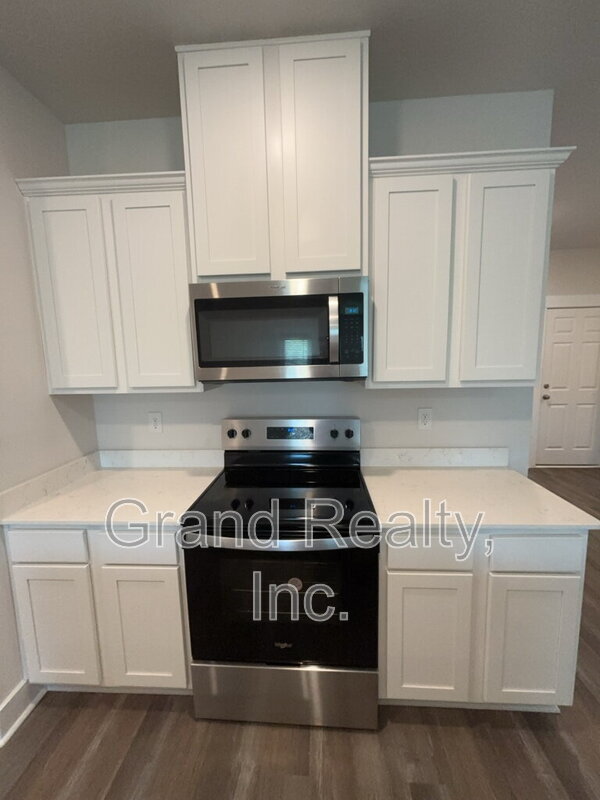 Building Photo - 5823 Sargassum Ln