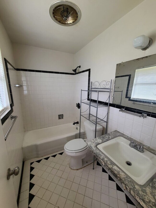 Foto del edificio - 3 Bedroom Home for Rent HOUSING ACCEPTED!