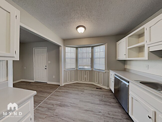 Foto del edificio - 2708 Laburnum Dr
