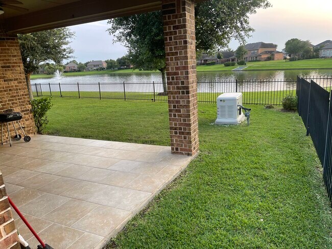 Foto del edificio - 19302 Stanton Lake Dr