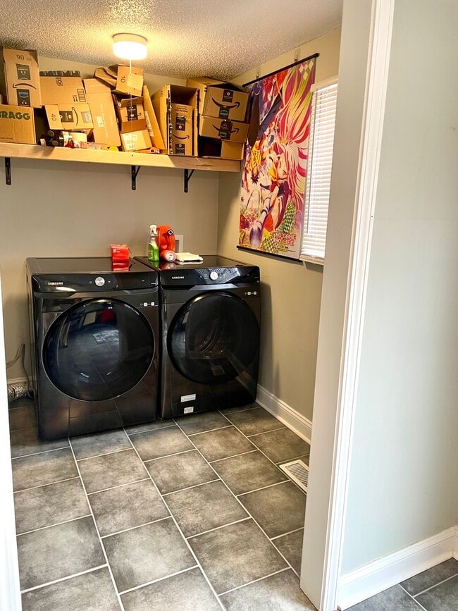 Foto del edificio - Adorable 1 bedroom Home wiht Office in Prime Location Near UT and Bearden