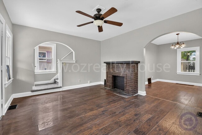 Building Photo - 2034 Berkshire Pl