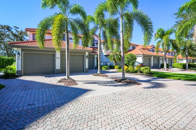 Foto del edificio - ***FULLY FURNISHED***VINEYARDS***3+DEN/3 B...