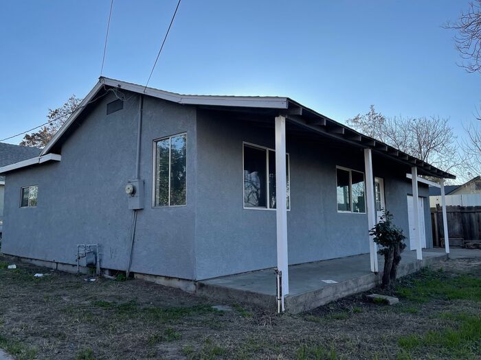Building Photo - 506 E Hatch Rd