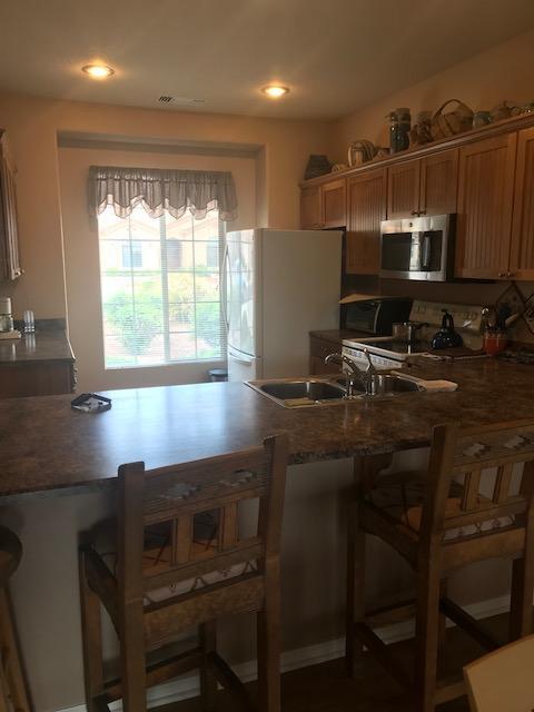 Foto del edificio - 1455 E Ridgeview Dr