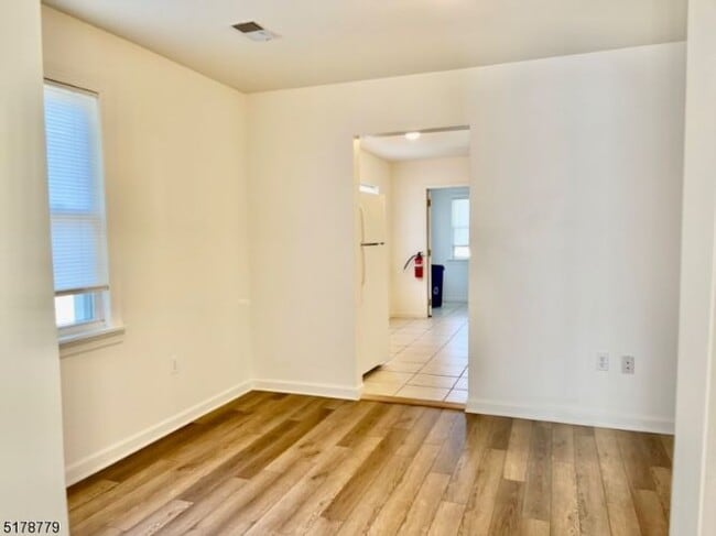 Building Photo - 9 Atno Ave