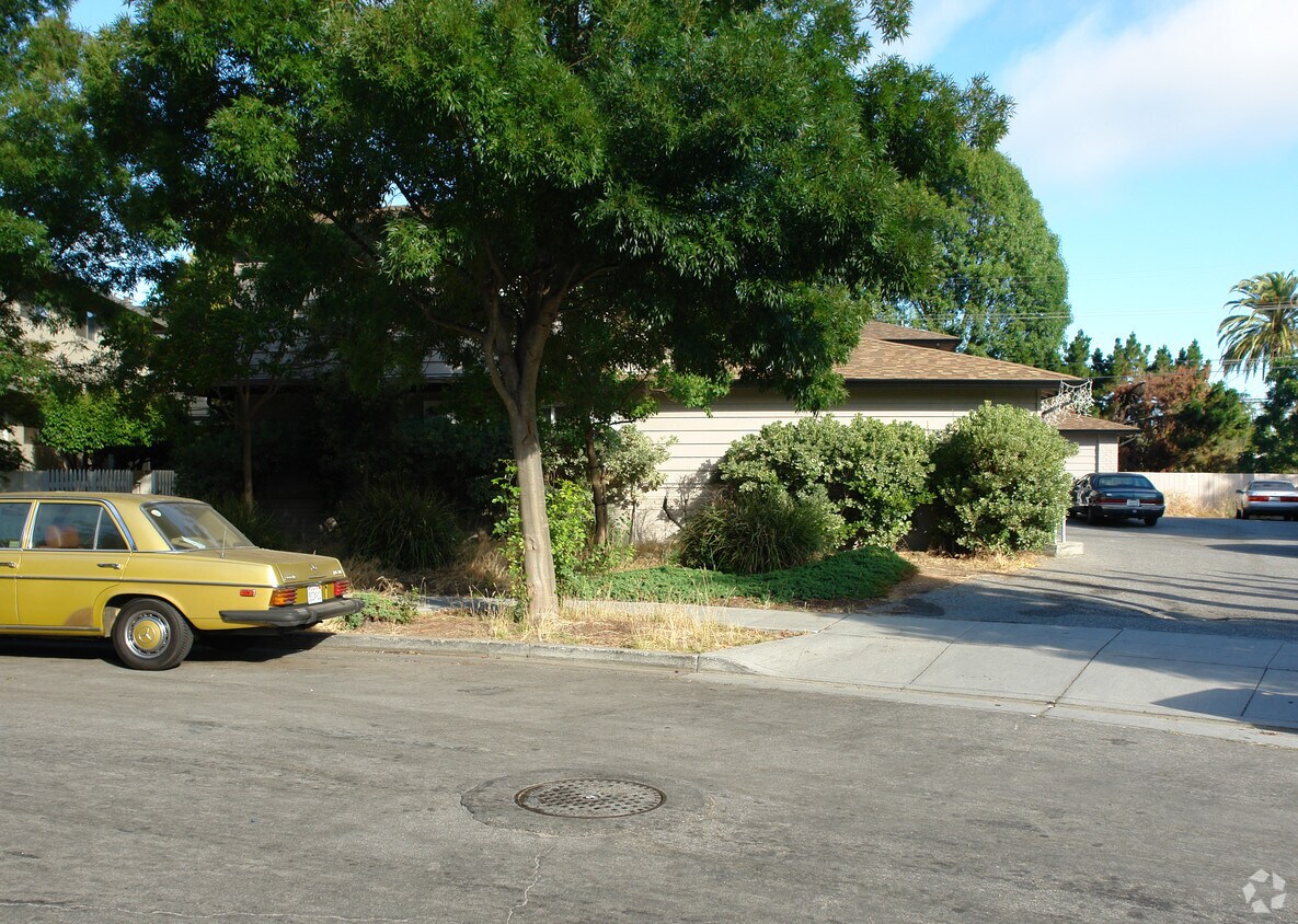 Foto del edificio - 10311 Greenwood Ct