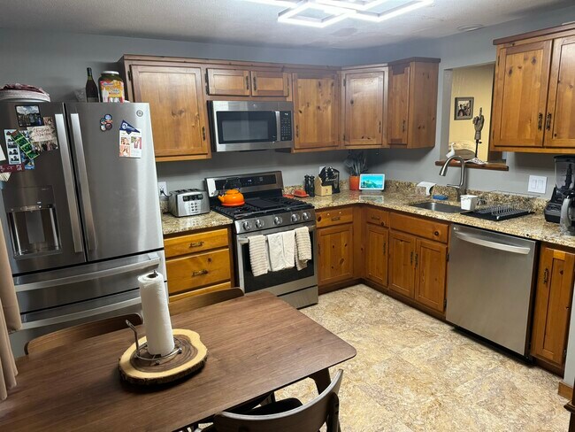 Foto del edificio - 39 Littlefield Ct