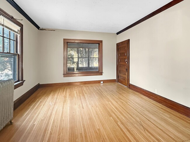 Building Photo - 438 University Ave NE