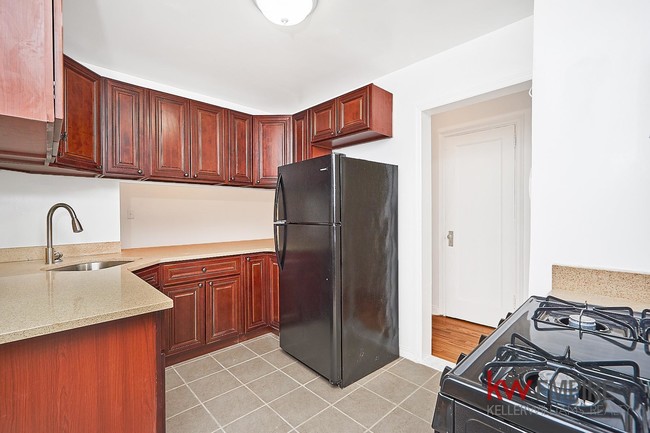 Building Photo - 36-40 Bowne Street
