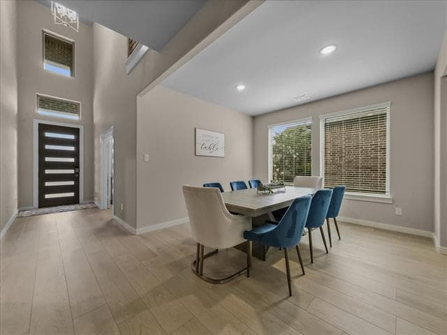 Building Photo - 413 Coyote Creek Dr