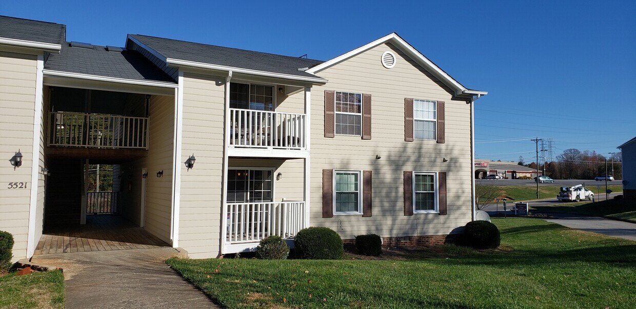 Foto principal - 5521 Hornaday Rd