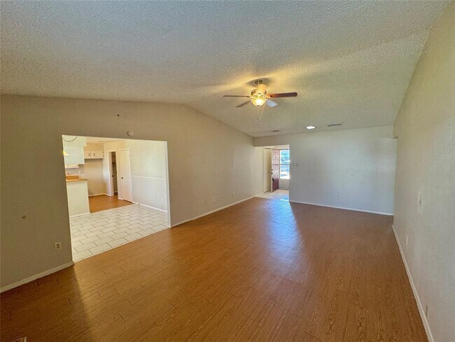 Foto del edificio - 7802 Scotland Yard