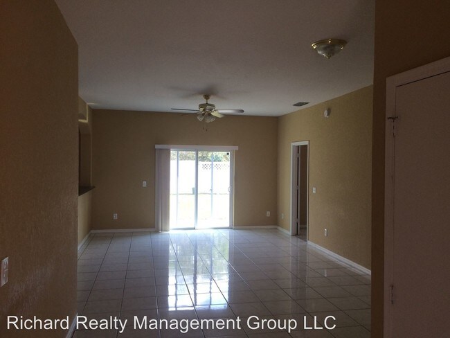 Foto del edificio - 391 White Marsh Cir