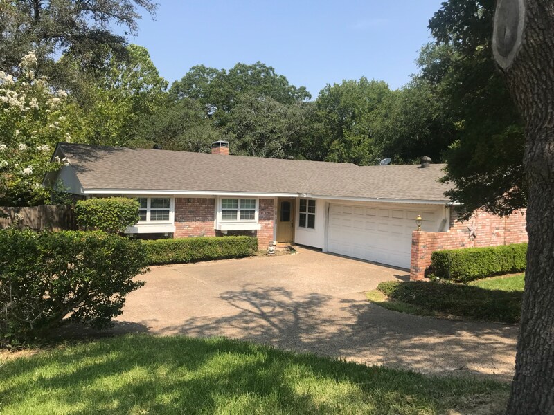 Foto principal - 512 Fairway Rd
