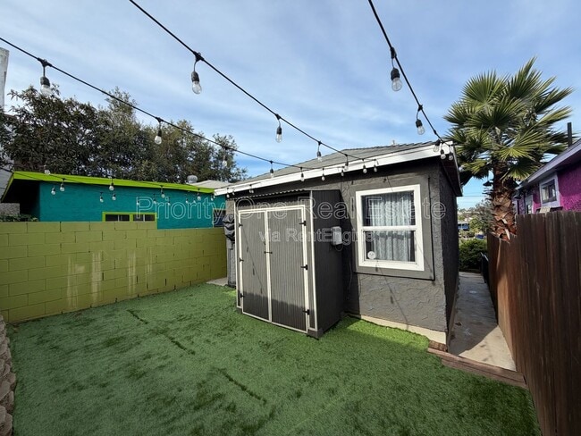 Building Photo - 2987 Clay Ave