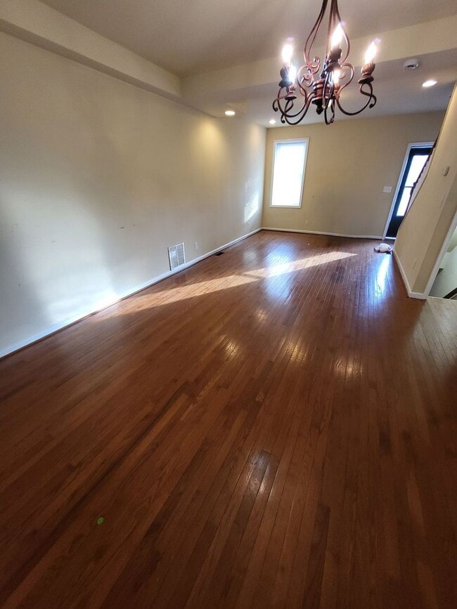 Building Photo - 2 Bed with Finished Basement