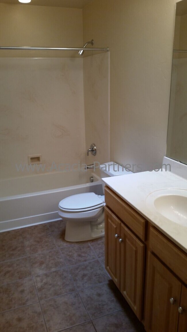 Foto del edificio - Beautiful Newer Home Near Downtown