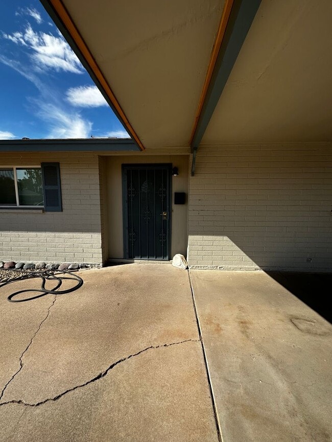 Building Photo - 3 BED ROOM HOME IN MESA WITH NO HOA