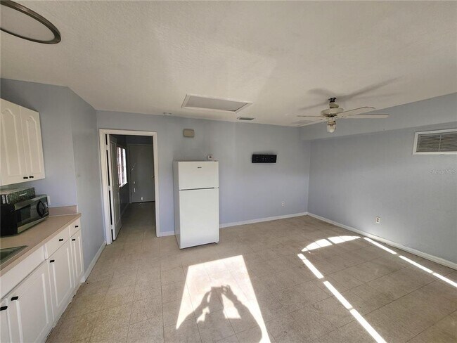 Building Photo - 713 Washington Palm Loop