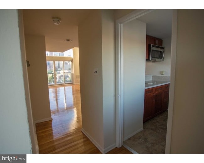 Building Photo - 1720 Lombard St