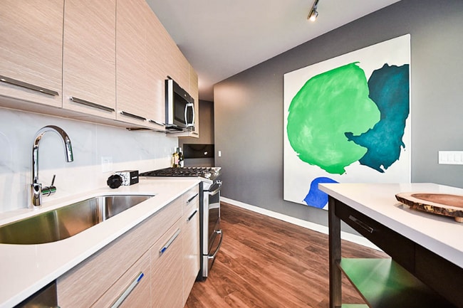 Building Photo - 17 S Halsted St