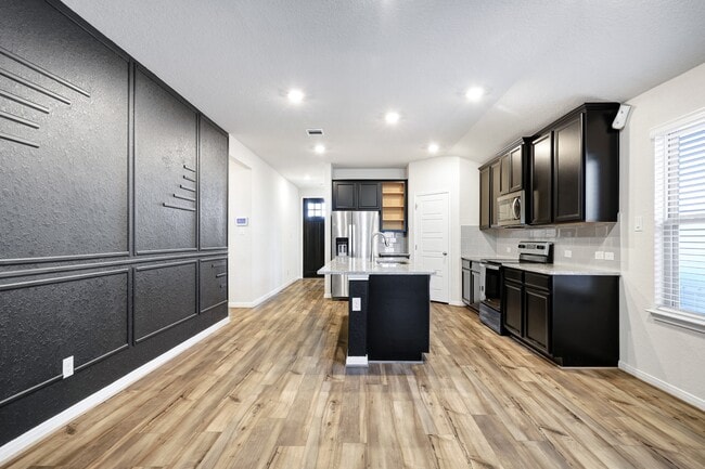 Foto del edificio - 3168 Junction Bay