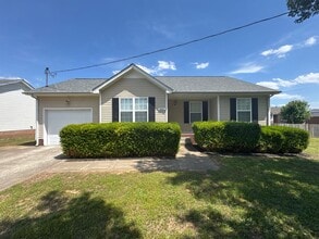 Building Photo - 445 Cranklen Cir