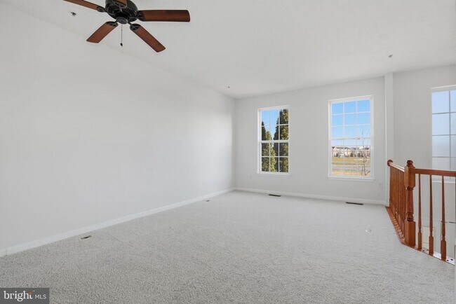 Foto del edificio - 886 Lowe Rd