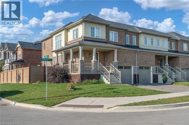 Building Photo - 183 Thompson Rd